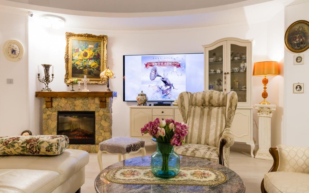 Luxury Apartment Sara Umag Buitenkant foto