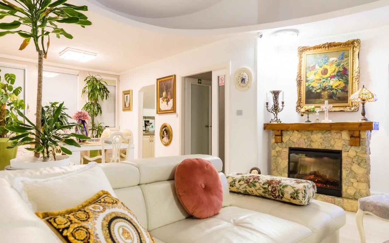 Luxury Apartment Sara Umag Buitenkant foto